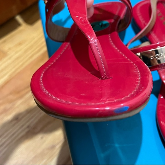 Coach Caterine Logo Hardware Flat Sandals in genuine patent leather - Picture 4 of 6